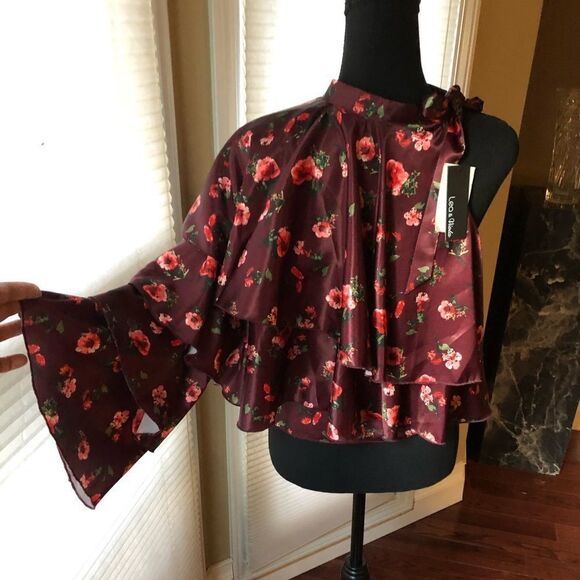 Lea & Viola One off Shoulder w/ Bell Sleeves - Picture 5 of 6